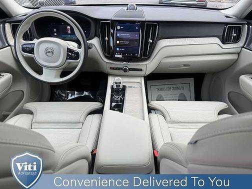 2023 Volvo XC60 B5 AWD Ultimate Bright