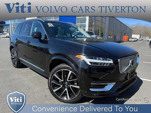 Onyx Black 2023 Volvo XC90 Plus
