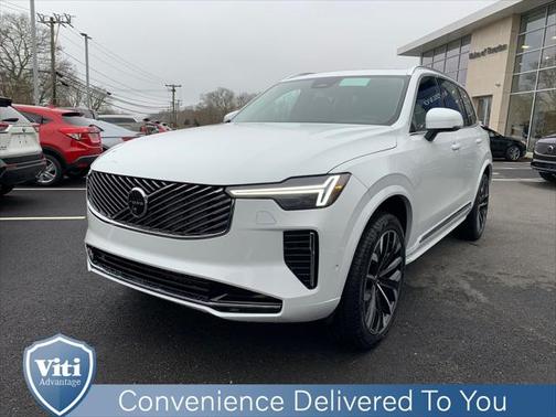 2025 Volvo XC90 B5 Plus 7-Seater