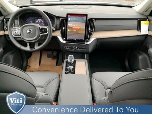 2025 Volvo XC90 B5 Plus 7-Seater