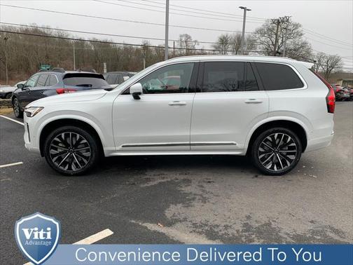 2025 Volvo XC90 B5 Plus 7-Seater