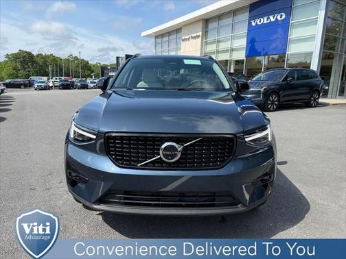 2026 Volvo XC40 B5 Ultra