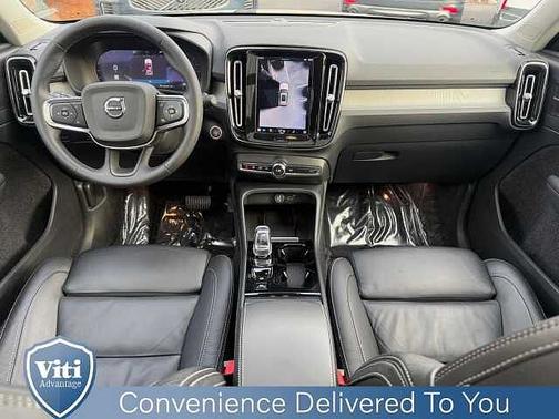 2024 Volvo XC40 Plus