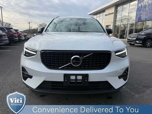 2024 Volvo XC40 Plus