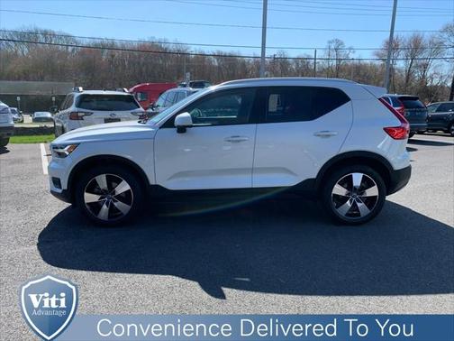 2021 Volvo XC40 T5 Momentum