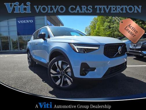 2024 Volvo XC40 B5 Plus Dark Theme
