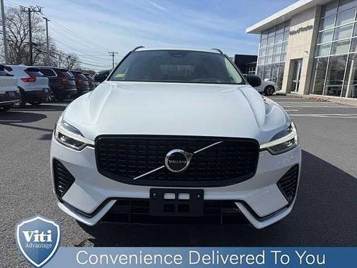 2025 Volvo XC60 Core