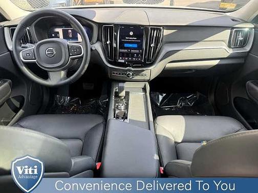 2025 Volvo XC60 Core