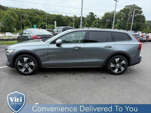 2020 Volvo V60 Cross Country T5