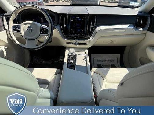 2024 Volvo XC60 T8 Ultimate Dark