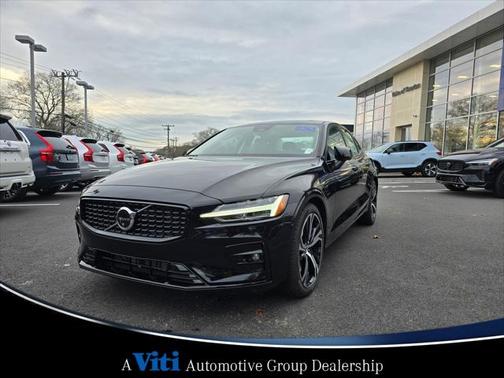 2025 Volvo S60 B5 Plus