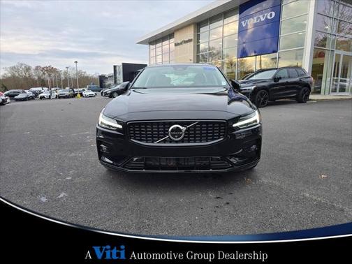 2025 Volvo S60 B5 Plus