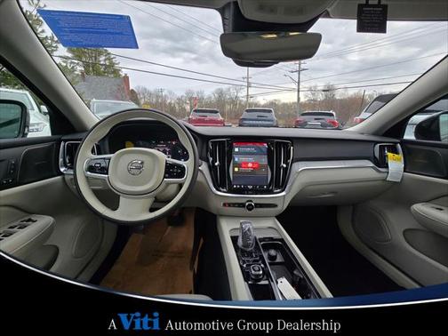 2025 Volvo S60 B5 Plus