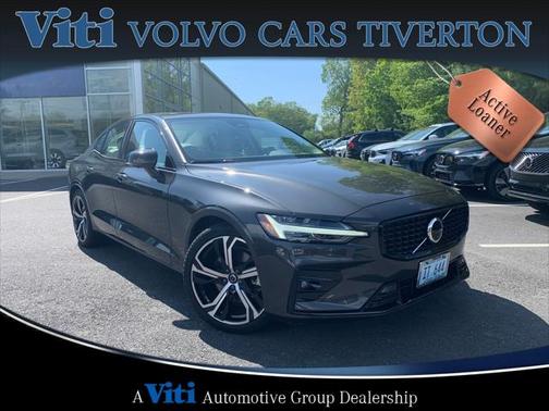 2024 Volvo S60 B5 Plus Dark Theme