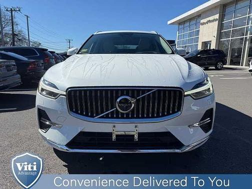 2023 Volvo XC60 B5 AWD Ultimate Bright