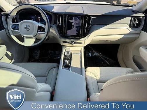 2023 Volvo XC60 B5 AWD Ultimate Bright