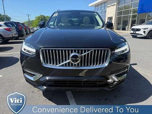 Onyx Black 2023 Volvo XC90 Plus