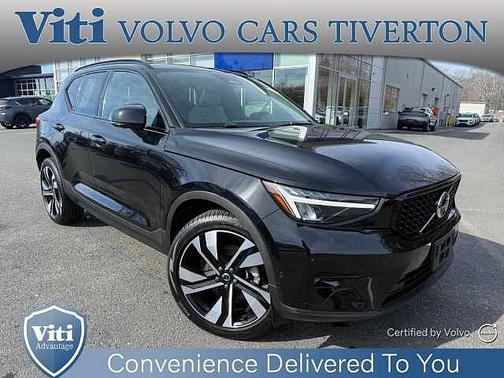 Onyx Black 2023 Volvo XC40 Plus