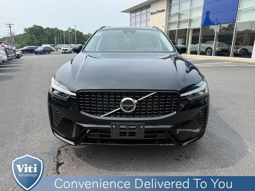 2024 Volvo XC60 B5 Core Dark