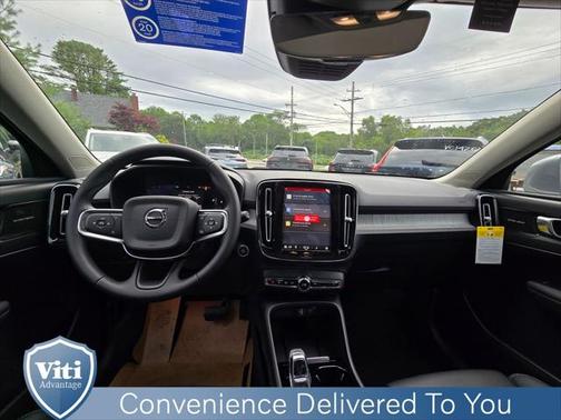 2025 Volvo XC40 B5 Plus Bright Theme