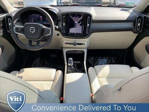 2023 Volvo XC40 B5 Plus Bright Theme