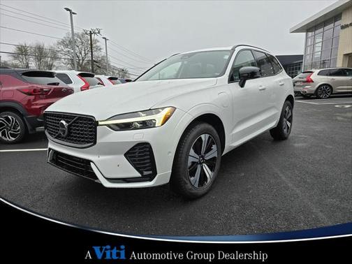 2025 Volvo XC60 Plug-In Hybrid T8 Plus