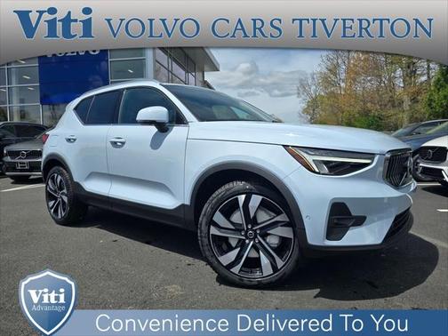 2024 Volvo XC40 B5 Plus Bright Theme