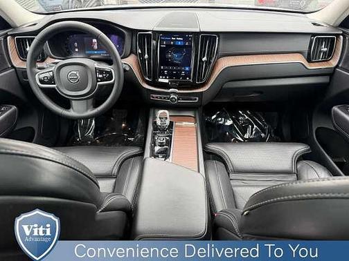 2023 Volvo XC60 B6 AWD Ultimate Dark