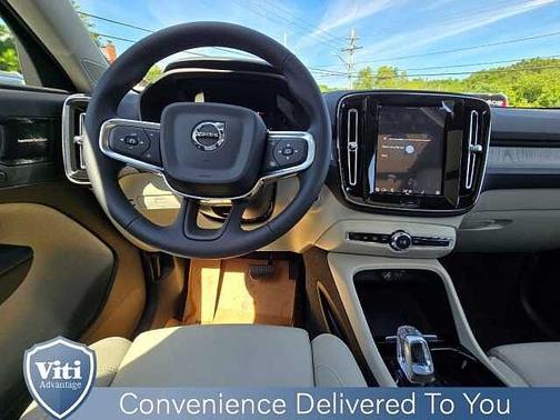 2025 Volvo XC40 Plus