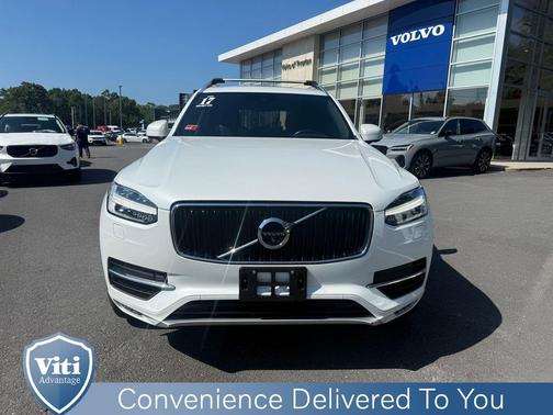 2017 Volvo XC90 T6 Momentum
