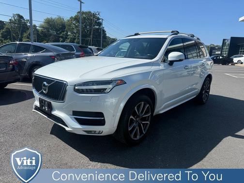 2017 Volvo XC90 T6 Momentum