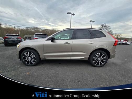 2025 Volvo XC60 B5 Plus