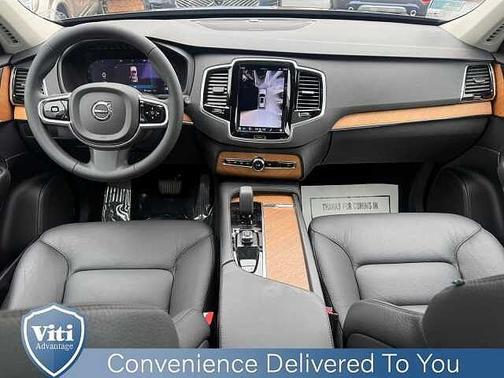 Onyx Black 2024 Volvo XC90 Plus