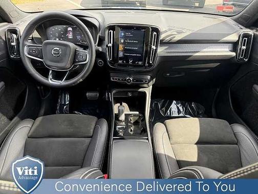 2021 Volvo XC40 R-Design