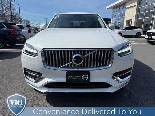 Crystal White 2023 Volvo XC90 Plus