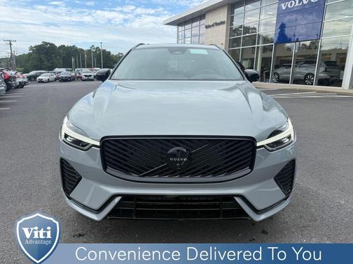 2026 Volvo XC60 B5 Ultra Black Edition