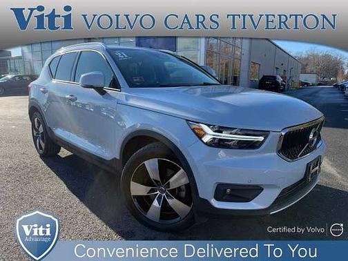 2021 Volvo XC40 T5 Momentum