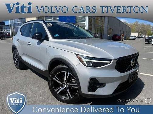 Silver Dawn 2023 Volvo XC40 Plus