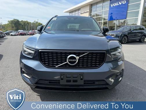 2022 Volvo XC40 T5 AWD R-Design