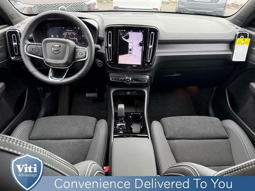 2026 Volvo XC40 B5 Ultra Black Edition