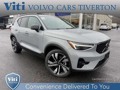 Vapour Grey 2025 Volvo XC40 Plus