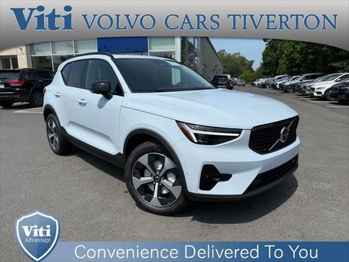 2026 Volvo XC40 B5 Plus
