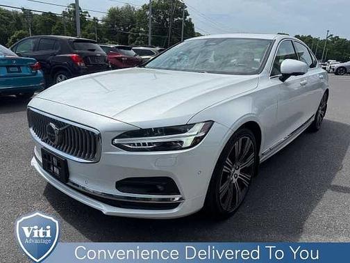 Crystal White Metallic 2023 Volvo S90 B6 AWD Ultimate Bright