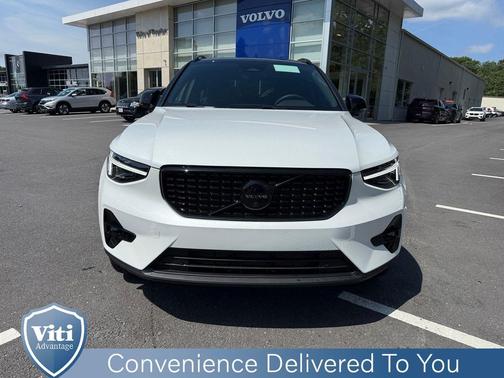 2026 Volvo XC40 B5 Ultra Black Edition