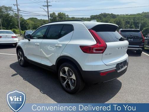 2026 Volvo XC40 B5 Plus