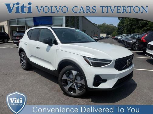 2026 Volvo XC40 B5 Plus