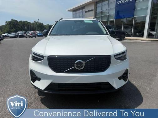 2026 Volvo XC40 B5 Plus
