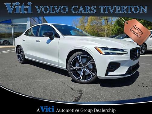 2024 Volvo S60 B5 Plus Dark Theme