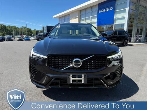 2024 Volvo XC60 Recharge Plug-In Hybrid T8 Ultimate Dark Theme