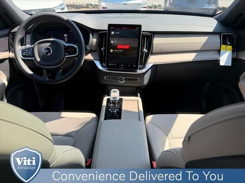2025 Volvo XC90 B5 Core